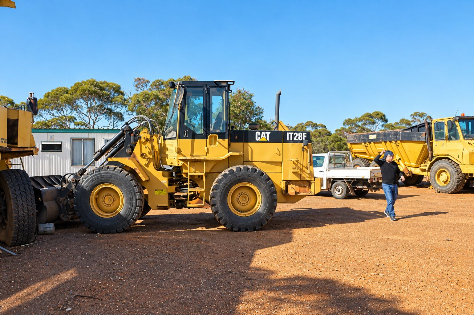 Cat IT28F integrated tool carrier