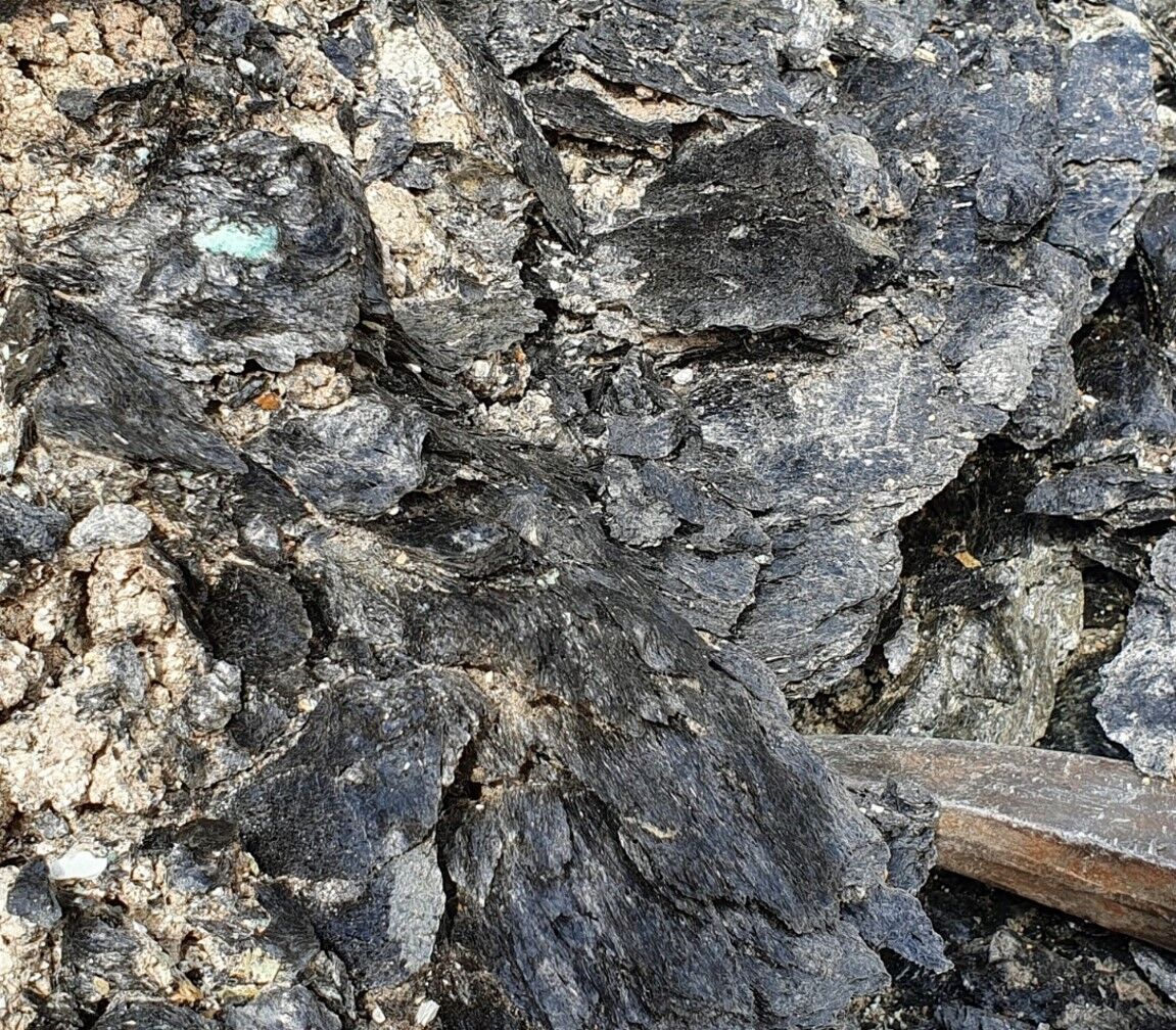 Emerald in mica schist